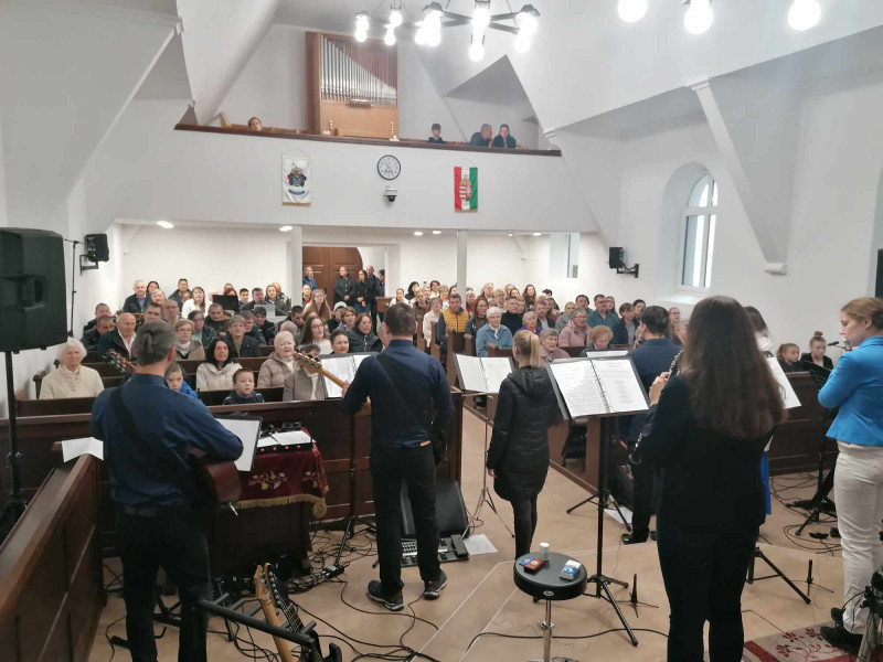 Hálaadó istentisztelet Hálaadó istentisztelet