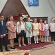 A gyermekek anyák napi szolgálata képekben